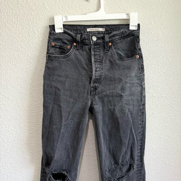 Levi's Jeans Women's 25 Ribcage Straight Ankle High Rise Fray Raw Hem Black Grey - Picture 2 of 9